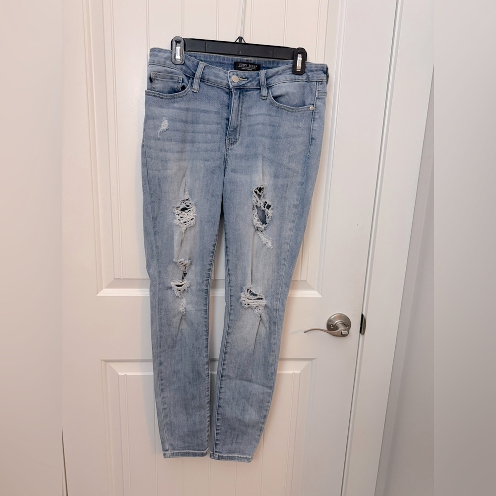 Judy Blue Light Wash Skinny Jeans Distressed Trendy size 30